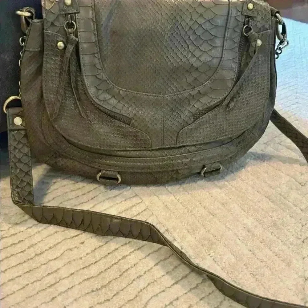 Olivia & joy crocodile pattern shoulder purse